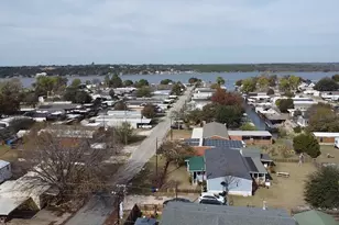 4818 Blue Water Cir, Granbury, TX 76049 - Photo 3