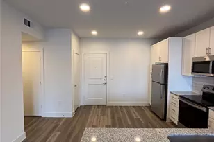 300 N McDonald St, McKinney, TX 75069 - Photo 3