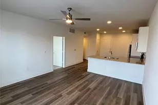 300 N McDonald St, McKinney, TX 75069 - Photo 5