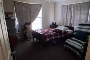 1015 E Morphy St, Fort Worth, TX 76104 - Photo 5