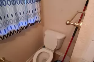 1015 E Morphy St, Fort Worth, TX 76104 - Photo 23