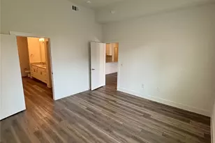 300 N McDonald St, McKinney, TX 75069 - Photo 17