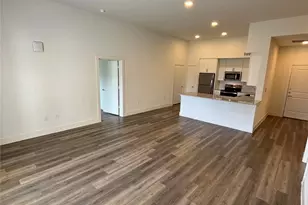 300 N McDonald St, McKinney, TX 75069 - Photo 15