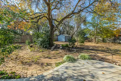 1915 Rosebud Court, Flower Mound, TX 75028 - Photo 25