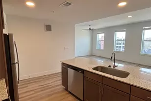 300 N McDonald St, McKinney, TX 75069 - Photo 3