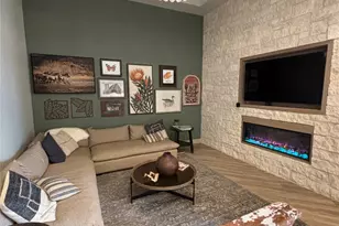 300 N McDonald St, McKinney, TX 75069 - Photo 15