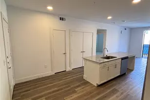 300 N McDonald St, McKinney, TX 75069 - Photo 9