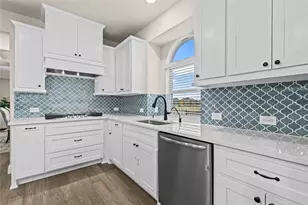 14892 Hometown Dr, Frisco, TX 75035 - Photo 5