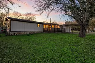 5528 Lake View Dr, Granbury, TX 76048 - Photo 1