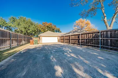 2208 Vickers Drive, Plano, TX 75075 - Photo 7