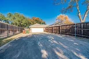 2208 Vickers Dr, Plano, TX 75075 - Photo 7