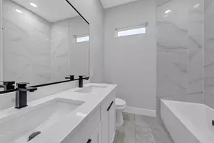 302 W Coral Way, Grand Prairie, TX 75051 - Photo 23