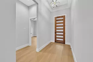 302 W Coral Way, Grand Prairie, TX 75051 - Photo 7