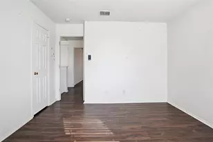 1404 Cherokee Rose Ln, Burleson, TX 76028 - Photo 13