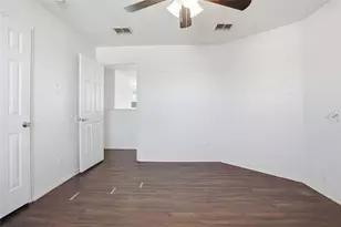 1404 Cherokee Rose Ln, Burleson, TX 76028 - Photo 27