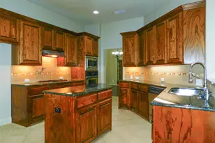 2286 Magic Mantle Dr, Lewisville, TX 75056 - Photo 9