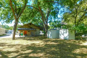 812 N Elm St, Denton, TX 76201 - Photo 25