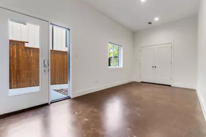 2206 Arroyo Avenue #401, Dallas, TX 75219 - Photo 3