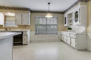 9320 Whitehurst Dr, Dallas, TX 75243 - Photo 13