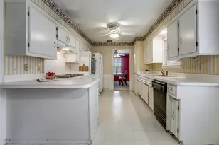 9320 Whitehurst Dr, Dallas, TX 75243 - Photo 9