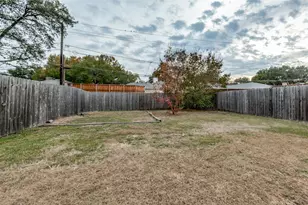 9320 Whitehurst Dr, Dallas, TX 75243 - Photo 23