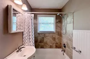 1121 N Bishop Ave, Dallas, TX 75208 - Photo 11