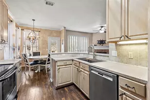 3813 Oak Leaf Ln, Bedford, TX 76021 - Photo 3