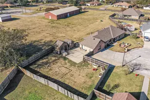 244 Point Cir, Pilot Point, TX 76258 - Photo 33