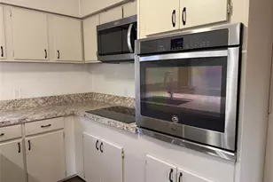 205 S Pkwy Dr, Alvarado, TX 76009 - Photo 9