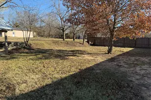 205 S Pkwy Dr, Alvarado, TX 76009 - Photo 3