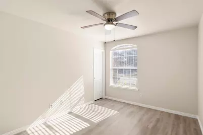 928 Wood Brook Drive, Grand Prairie, TX 75052 - Photo 19