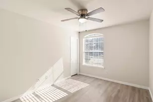 928 Wood Brook Dr, Grand Prairie, TX 75052 - Photo 19