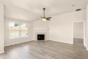 928 Wood Brook Dr, Grand Prairie, TX 75052 - Photo 7