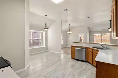 928 Wood Brook Drive, Grand Prairie, TX 75052 - Photo 15