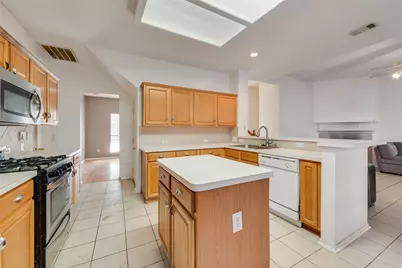 7916 Nighthawk Trail, Arlington, TX 76002 - Photo 11