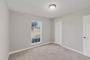 733 Woodcrest Dr, Grand Prairie, TX 75052 - Photo 23