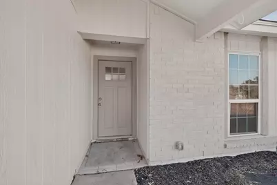 733 Woodcrest Drive, Grand Prairie, TX 75052 - Photo 5