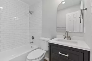 733 Woodcrest Dr, Grand Prairie, TX 75052 - Photo 15