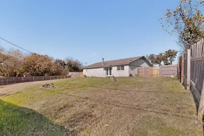 733 Woodcrest Drive, Grand Prairie, TX 75052 - Photo 31