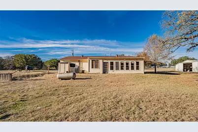 1005 Hickey Court, Granbury, TX 76049 - Photo 9