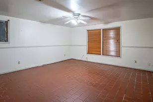 1005 Hickey Ct, Granbury, TX 76049 - Photo 29