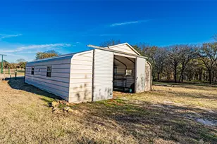 1005 Hickey Ct, Granbury, TX 76049 - Photo 11
