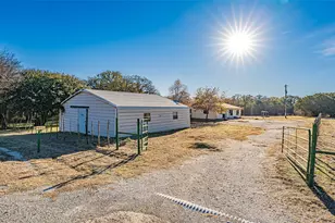 1005 Hickey Ct, Granbury, TX 76049 - Photo 1