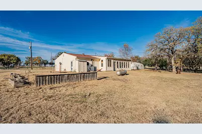 1005 Hickey Court, Granbury, TX 76049 - Photo 5