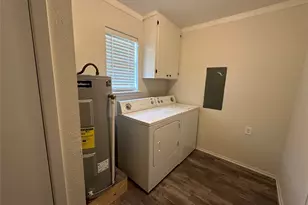 910 Chestnut St, Hico, TX 76457 - Photo 5