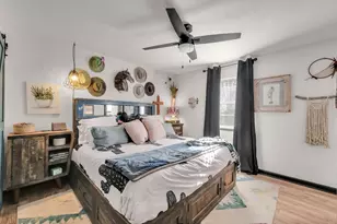 506 E Barton St, Granbury, TX 76048 - Photo 9