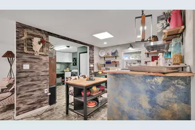 506 E Barton Street, Granbury, TX 76048 - Photo 13