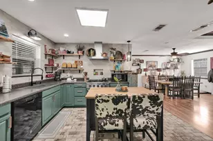 506 E Barton St, Granbury, TX 76048 - Photo 17