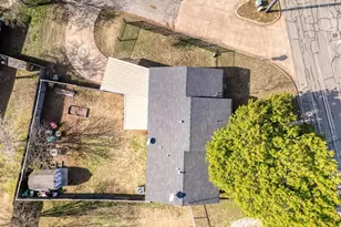 506 E Barton St, Granbury, TX 76048 - Photo 37