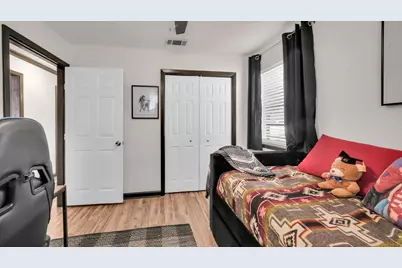 506 E Barton Street, Granbury, TX 76048 - Photo 23